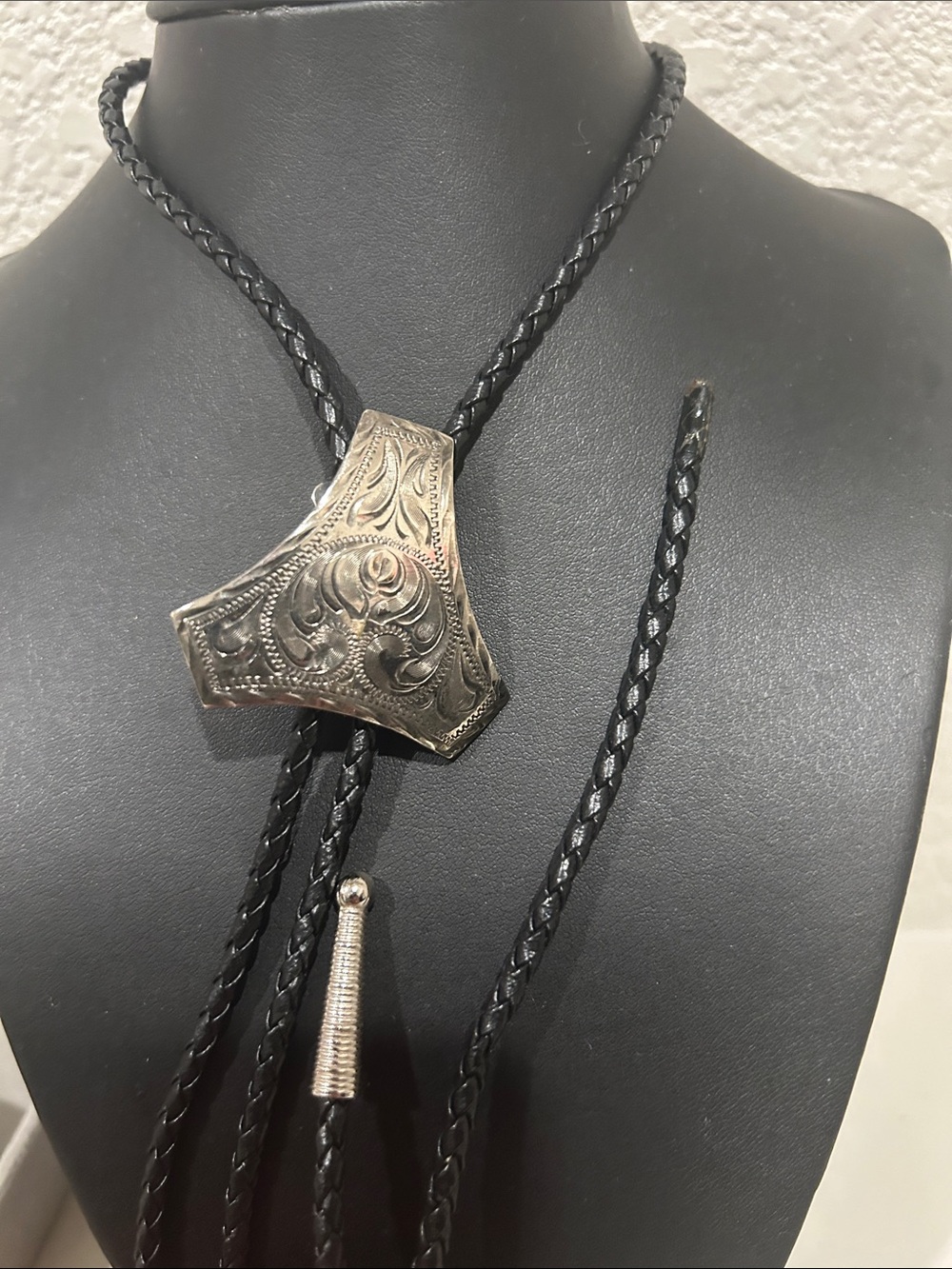 Vintage Western Producer’s Women’s 
 Floral Bolo Tie with Black Braided Cord - Picture 2 of 3
